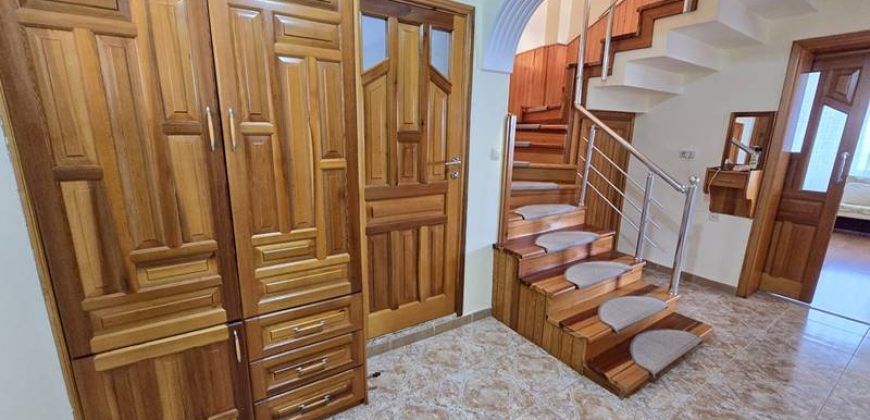 Altınoluk Merkezde Özel Yapım, Hamamlı ve Deniz Manzaralı 4+1 Villa