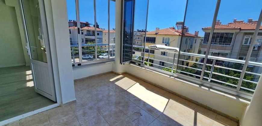 Altınoluk Satılık Daire | Merkezde, Ön Cephe, Bakımlı , Cam Balkonlu
