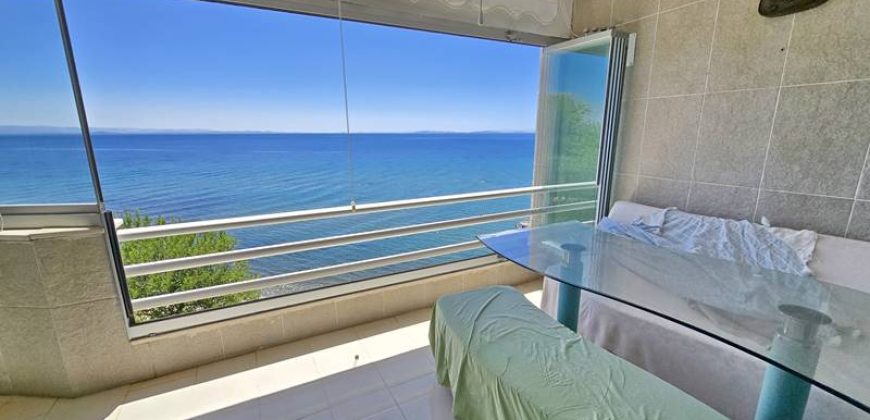 Altınoluk Satılık Daire | Denize Sıfır | Deniz Manzaralı | Özel Plajlı | İçi Yenilenmiş