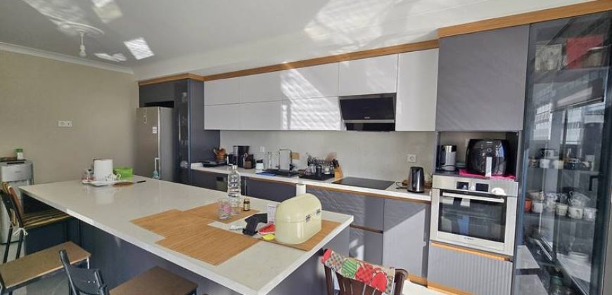 ALTINOLUK SATILIK VİLLA / DENİZ MANZARALI / MÜSTAKİL / 500 m2 KULLANIM ALANLI