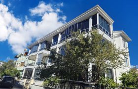 Küçükkuyu Mıhlı Satılık Daire | Denize 150 Metre | Ayrı Mutfak | Ara Kat