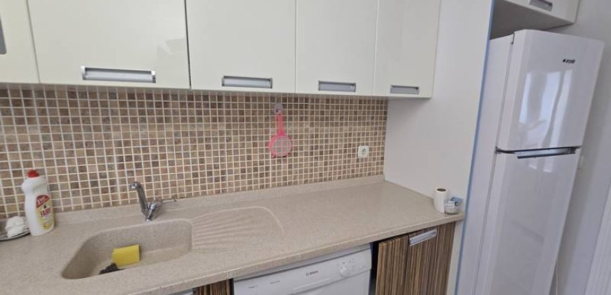 Küçükkuyu Mıhlı Satılık Daire | Denize 150 Metre | Ayrı Mutfak | Ara Kat