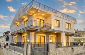 Altınoluk Satılık Lüks Sıfır Daire | Denize 300m | Bahçe Kullanımlı