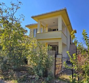 Altınoluk 240m² Arsa İçinde Satılık 2 Adet Ayrı Girişli 2+1 Daire