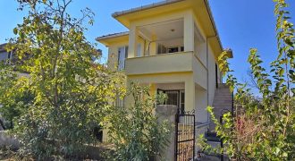 Altınoluk 240m² Arsa İçinde Satılık 2 Adet Ayrı Girişli 2+1 Daire