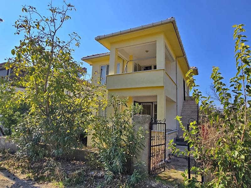 Altınoluk 240m² Arsa İçinde Satılık 2 Adet Ayrı Girişli 2+1 Daire