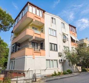 Altınoluk Satılık Daire | Merkezde | Cumartesi Pazarında | Yenilenmiş