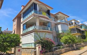 Altınoluk Satılık Daire | Sahilde | Denize 350 Metre | Ayrı Mutfak
