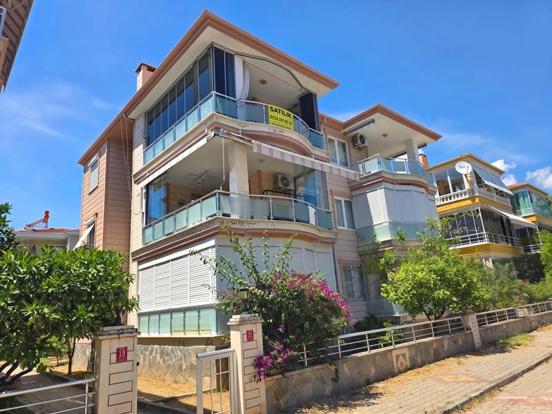 Altınoluk Satılık Daire | Sahilde | Denize 350 Metre | Ayrı Mutfak