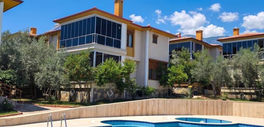 Altınoluk Satılık Villa | Havuzlu Sitede | Denize 250 Metre