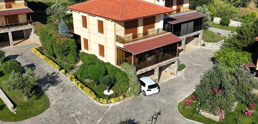 Altınoluk Satılık Villa | Havuzlu Sitede | Deniz Manzaralı | Özel Otopark & Şarj İstasyonlu