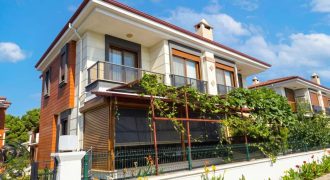 Altınoluk Satılık Villa | Denize 150m | Sahil Tarafında
