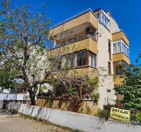 Altınoluk Satılık Daire | Merkezde | Geniş Balkon | Ayrı Mutfak