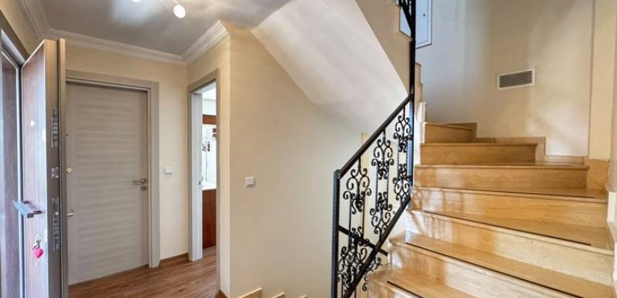 Altınoluk Satılık Villa | Havuzlu | Deniz Manzaralı | Müstakil