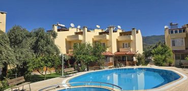 Altınoluk Satılık Villa | Denize Yakın | Havuzlu Site İçerisinde | Yenilenmiş