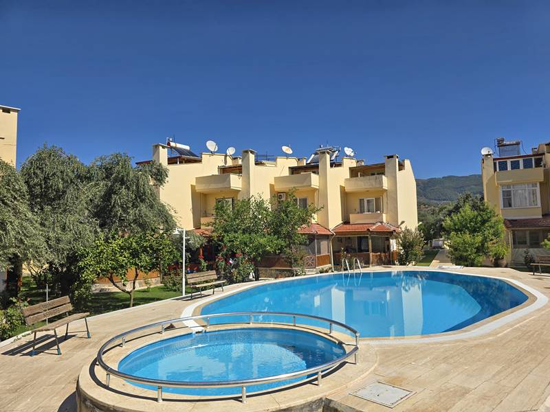 Altınoluk Satılık Villa | Denize Yakın | Havuzlu Site İçerisinde | Yenilenmiş