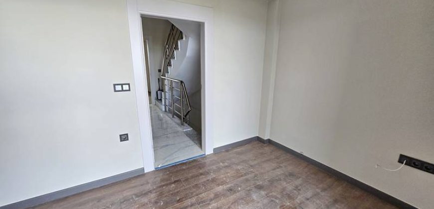 Altınoluk Satılık Villa | Deniz Manzaralı | Merkezde | Tripleks Sıfır Villa