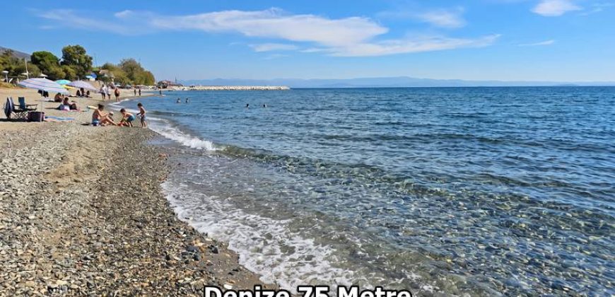 Altınoluk Sahilde Satılık Eşyalı 1+1 | Denize 75 metre | Anayolun Deniz Tarafında