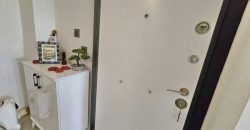 Altınoluk Sahilde Satılık Eşyalı 1+1 | Denize 75 metre | Anayolun Deniz Tarafında